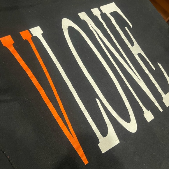 Original Vlone Pullover Cropped Hoodie Size XL Black and Orange - Picture 2 of 9